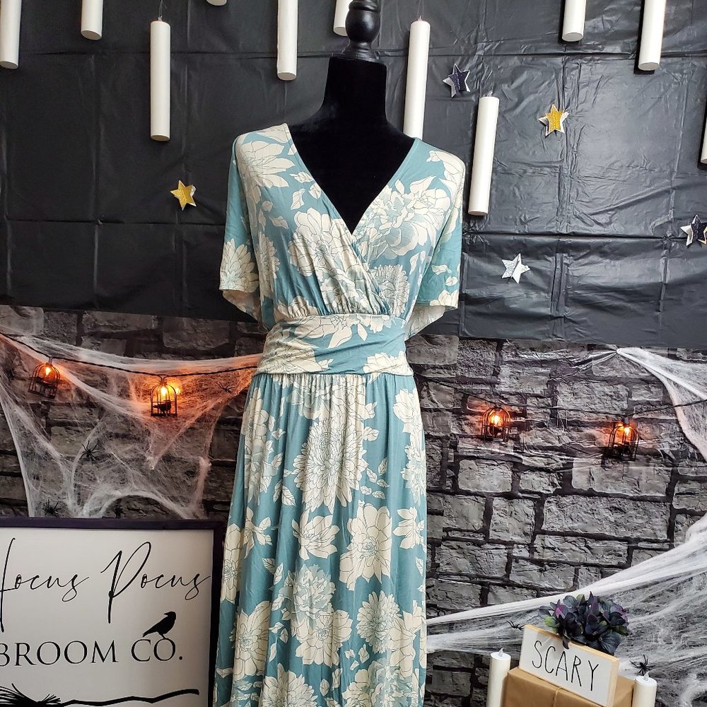 NWT Agnes & Dora XXXL Spencer Dress in a Floral Pattern